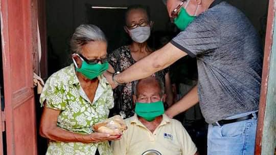 The members of Centro Misionero Shalem Church in Guatemala have been mobilized to share face masks, groceries, and the hope of the gospel with their neighbors.​